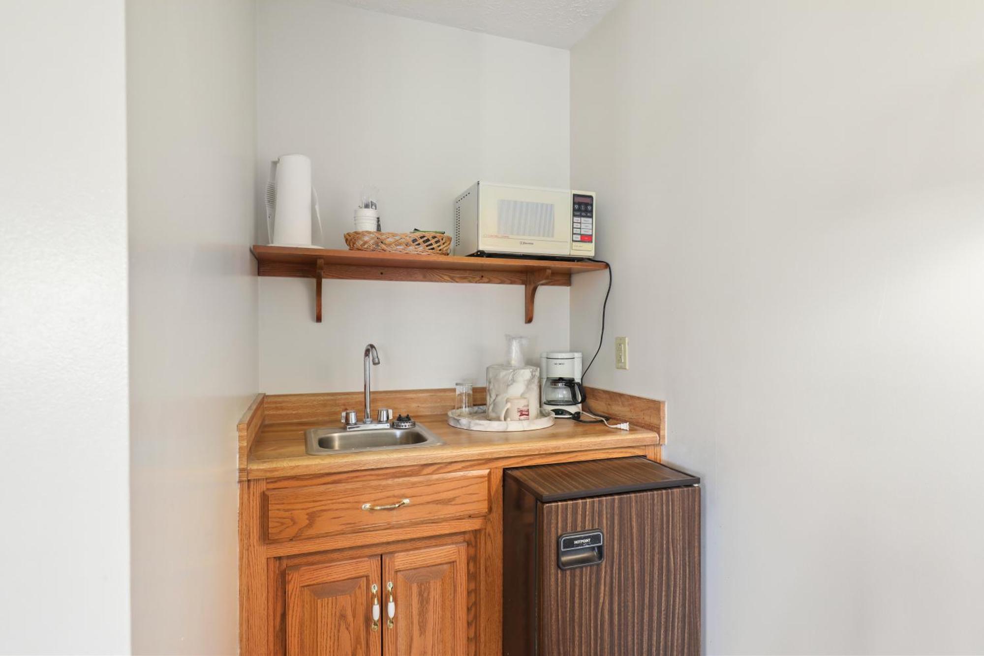 Four Seasons Country Inn Glasgow Esterno foto
