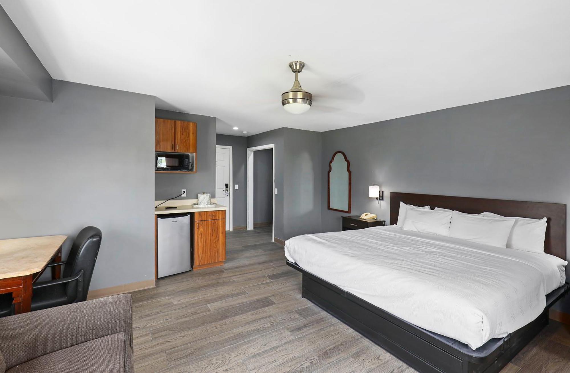 Four Seasons Country Inn Glasgow Esterno foto