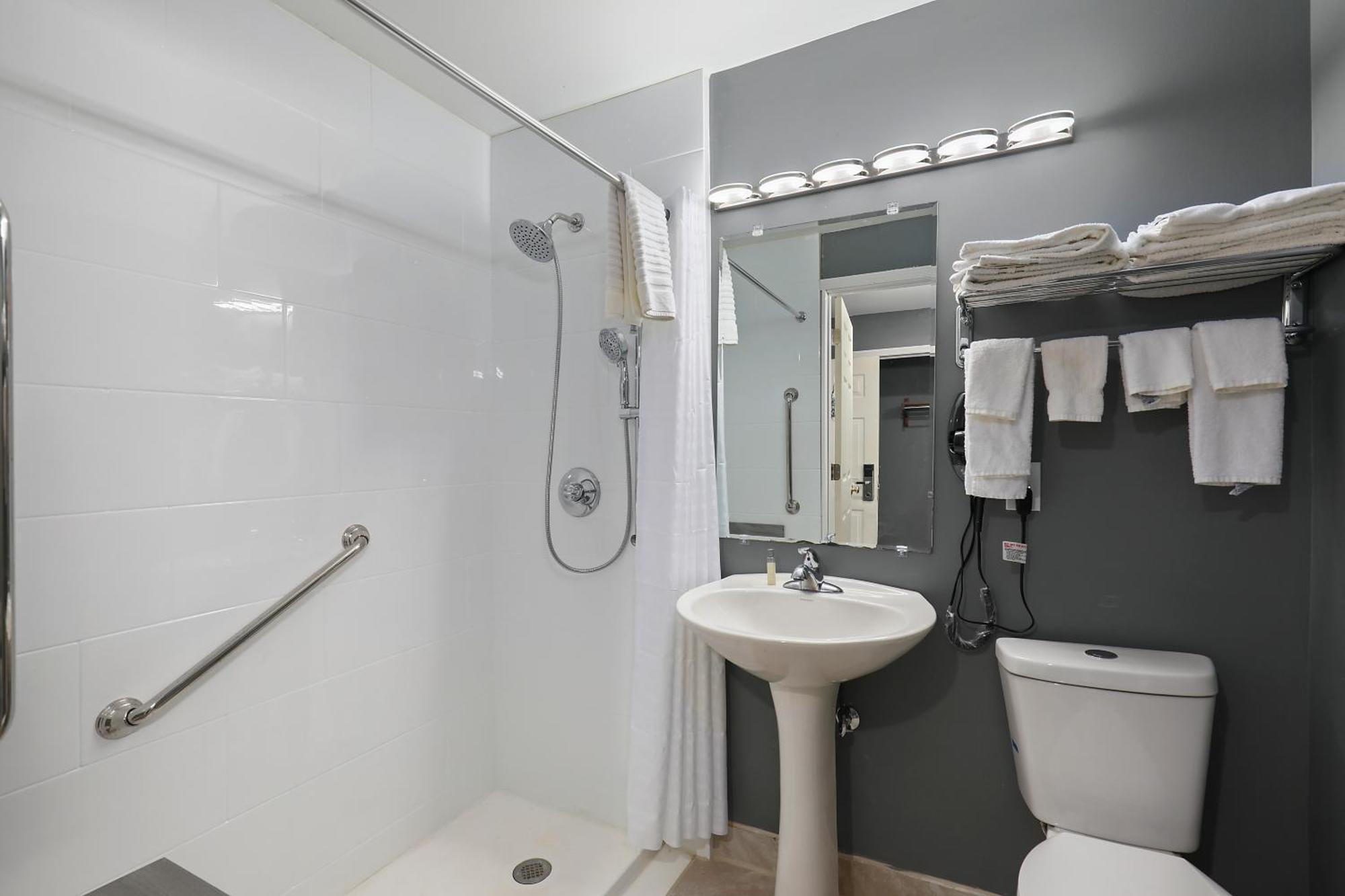 Four Seasons Country Inn Glasgow Esterno foto
