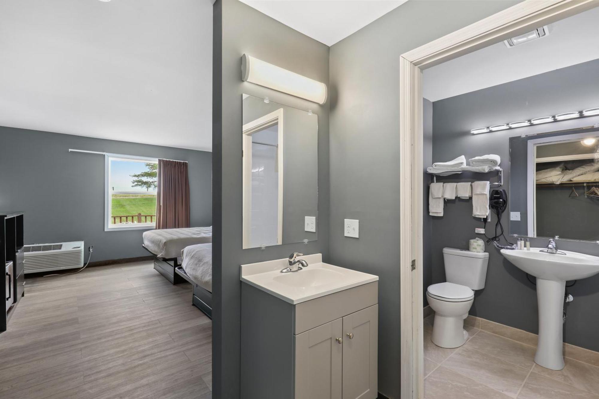 Four Seasons Country Inn Glasgow Esterno foto
