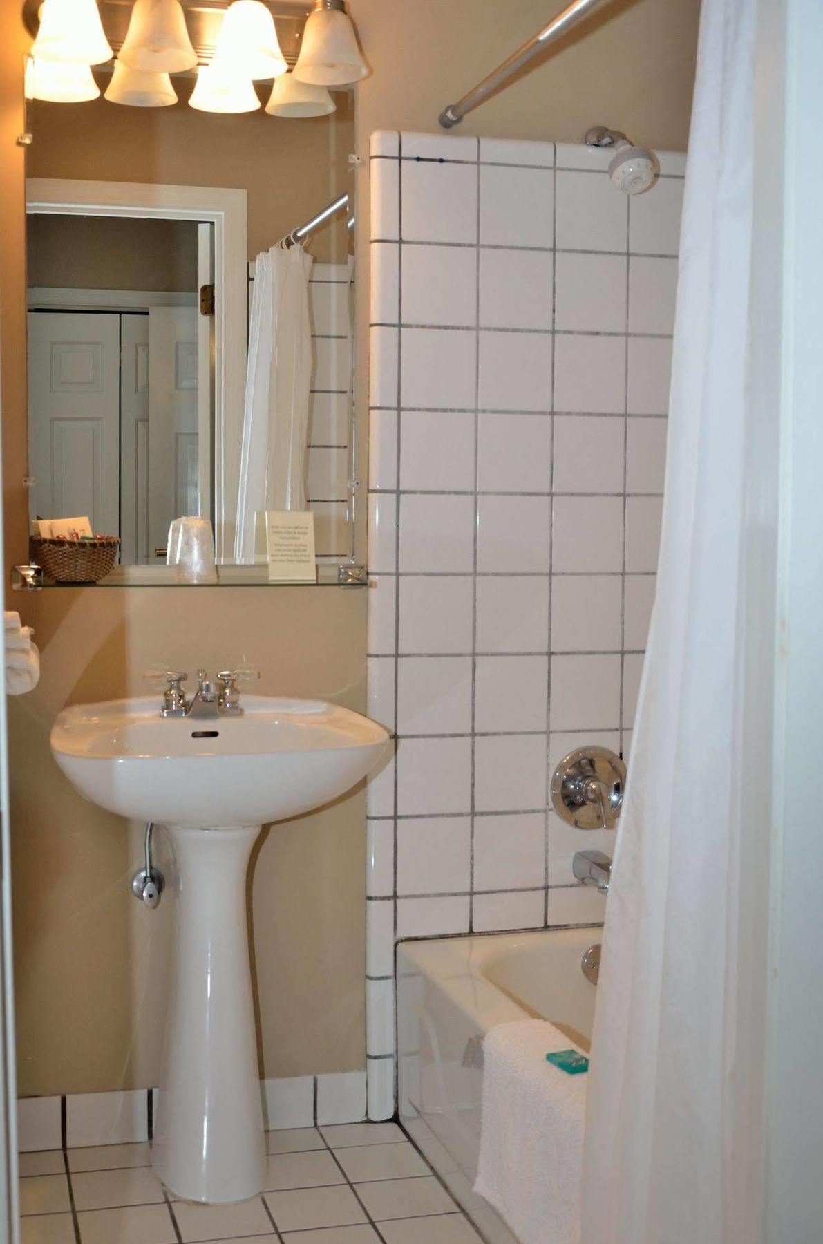 Four Seasons Country Inn Glasgow Esterno foto